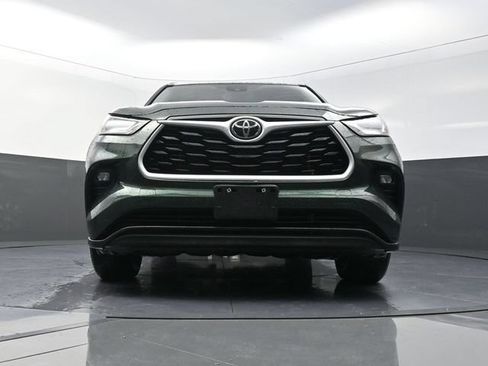 Used 2025 Toyota Highlander XLE AWD/4WD image 33