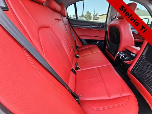 Used 2019 Alfa Romeo Stelvio Ti AWD/4WD image 17