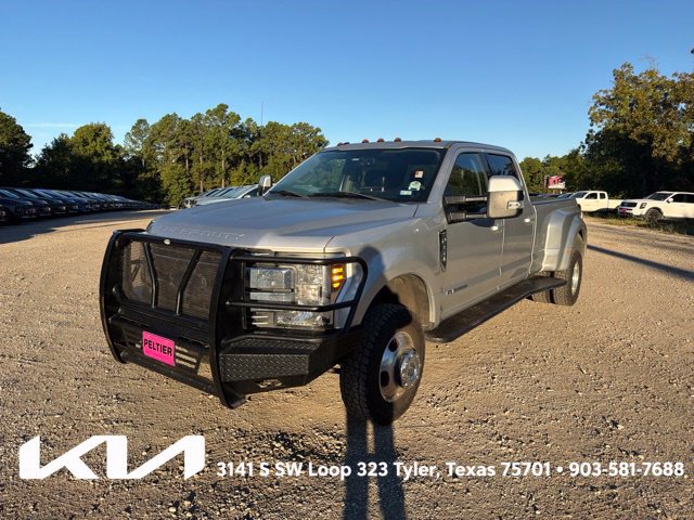 Used 2018 Ford F350 Lariat w/ Lariat Value Package AWD/4WD image 3
