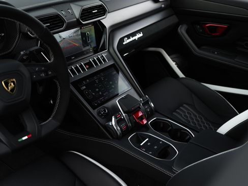Used 2024 Lamborghini Urus Performante image 21