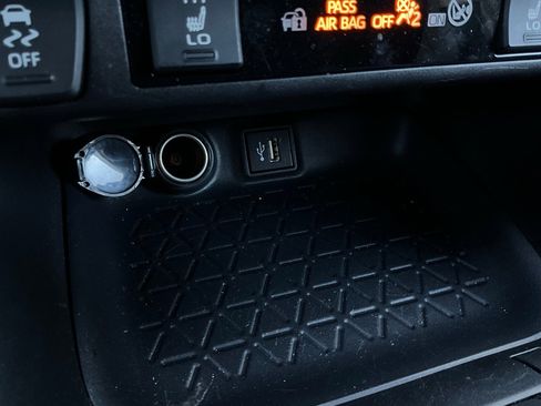 Used 2025 Toyota RAV4 XLE image 25