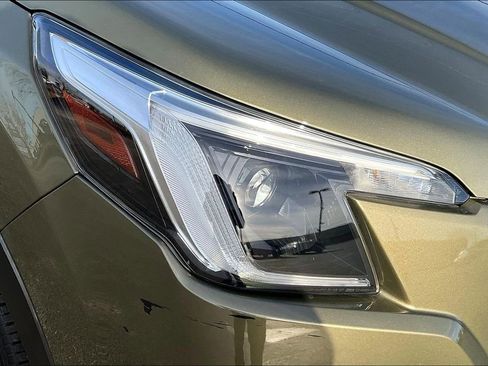 Certified 2022 Subaru Forester Limited image 30