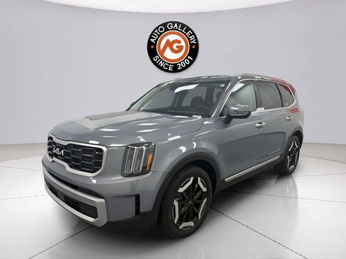 Used 2023 Kia Telluride S w/ S Sunroof Package AWD/4WD image 3