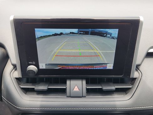 Used 2024 Toyota RAV4 LE FWD image 21