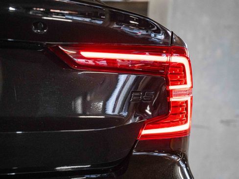 Certified 2024 Volvo S60 B5 Plus FWD image 5