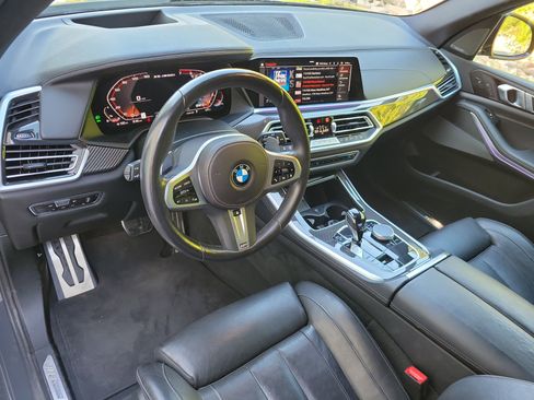 Used 2022 BMW X5 M50i w/ Premium Package image 14