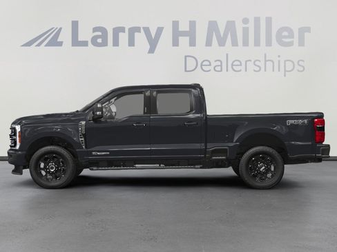 Used 2024 Ford F250 XLT w/ Black Appearance Package image 3