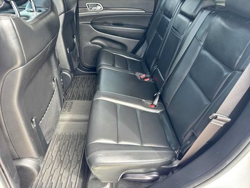 Used 2020 Jeep Grand Cherokee Limited AWD/4WD image 19