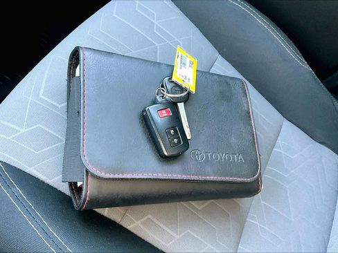 Certified 2022 Toyota Tacoma TRD Off-Road image 14