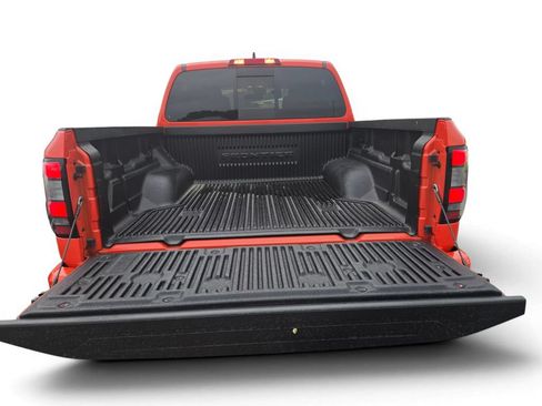 Used 2025 Nissan Frontier PRO-4X w/ Interior Protection Package AWD/4WD image 5