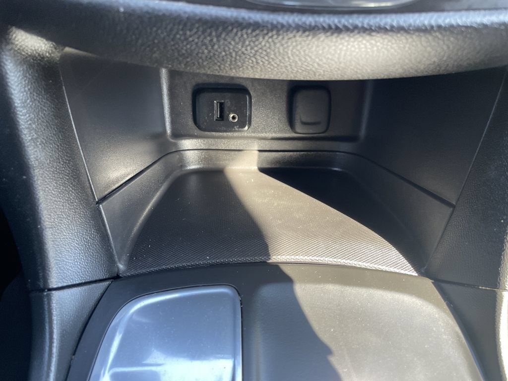 Used 2018 Chevrolet Equinox LT FWD image 36