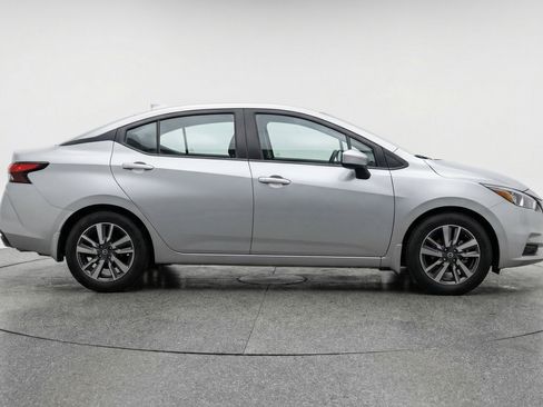 Used 2025 Nissan Versa SV image 11