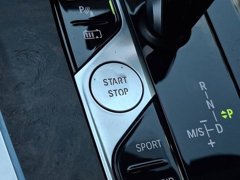 Used 2022 BMW X5 xDrive45e w/ M Sport Package AWD/4WD image 22
