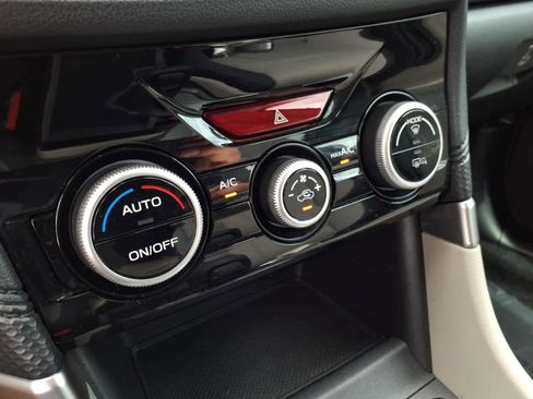 Used 2022 Subaru Forester Premium image 38