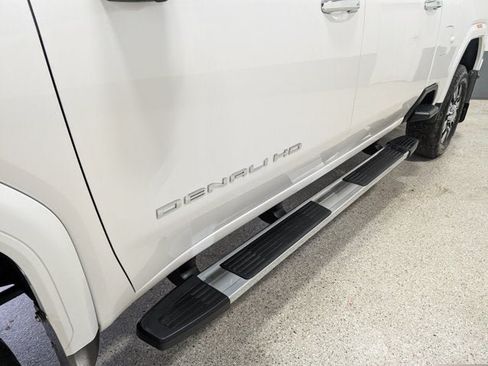 Used 2025 GMC Sierra 3500 Denali AWD/4WD image 9
