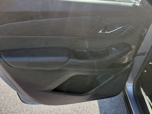 Used 2023 Chevrolet Traverse LT w/ Rear Camera Mirror Package FWD image 20