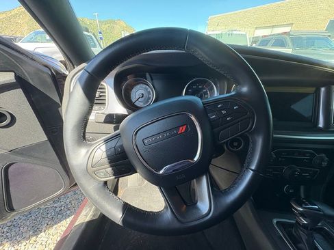 Used 2020 Dodge Charger SXT image 2