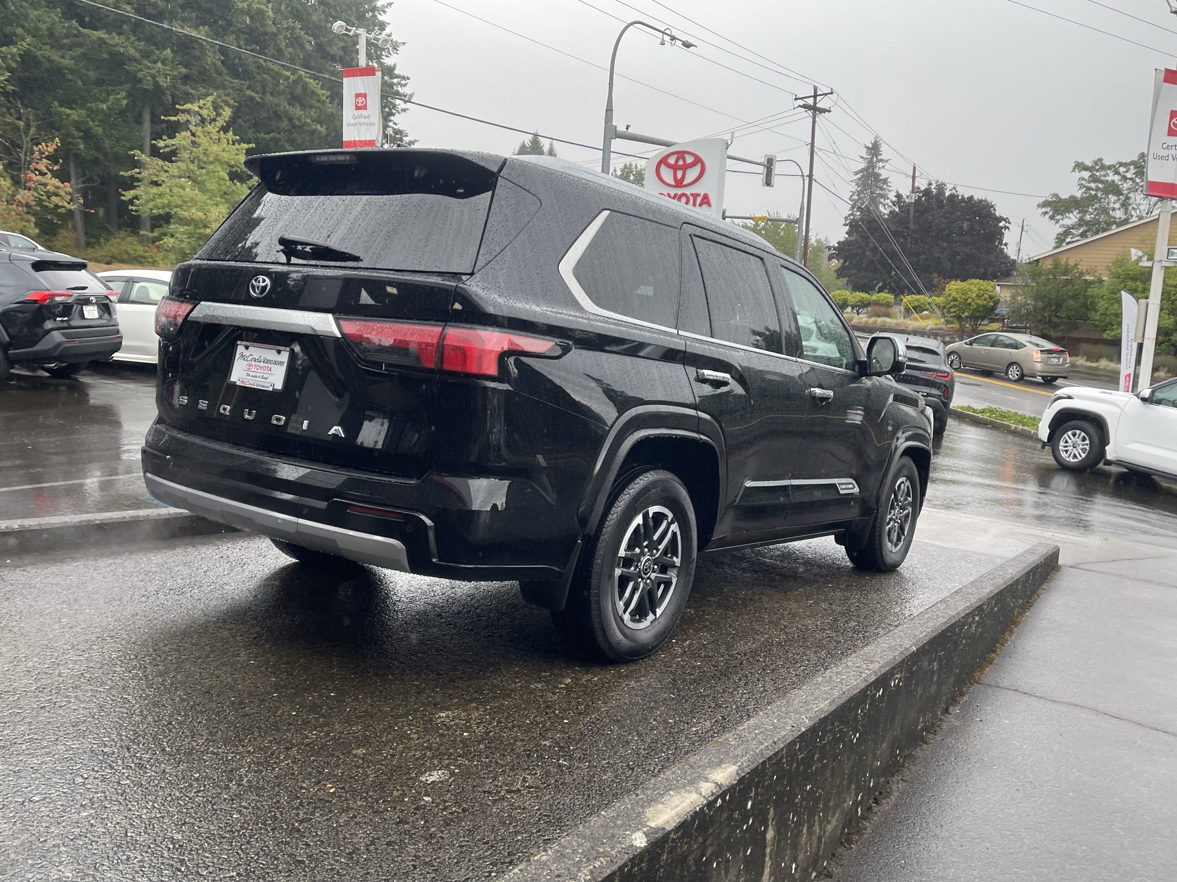 Certified 2023 Toyota Sequoia Capstone AWD/4WD image 8