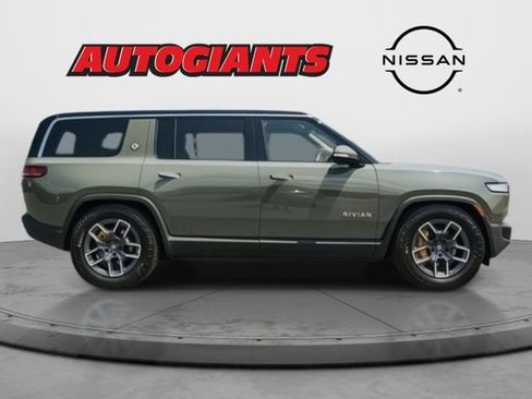 Used 2023 Rivian R1S Launch Edition image 7
