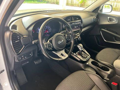 Used 2020 Kia Soul EX w/ Option Group 015 FWD image 6