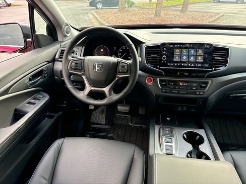 Certified 2025 Honda Ridgeline RTL image 12