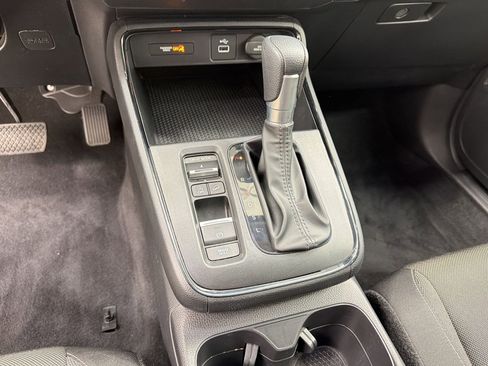 Used 2025 Honda CR-V LX image 16