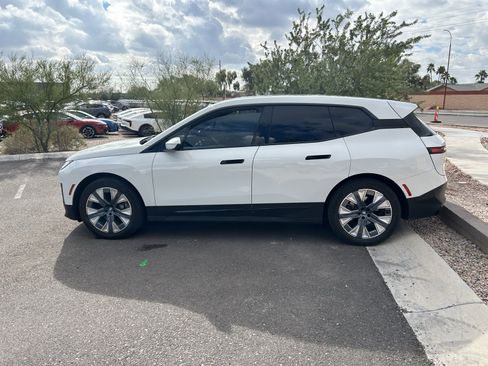 Used 2024 BMW iX xDrive50 w/ Premium Package image 6