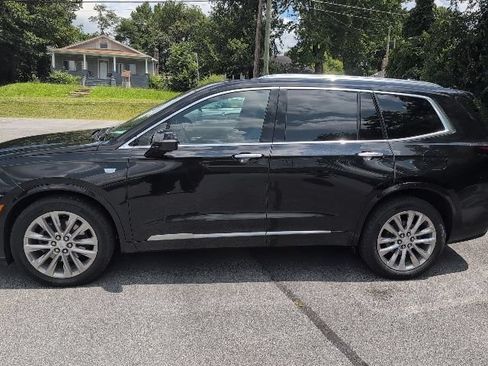 Used 2022 Cadillac XT6 Premium Luxury AWD/4WD image 4