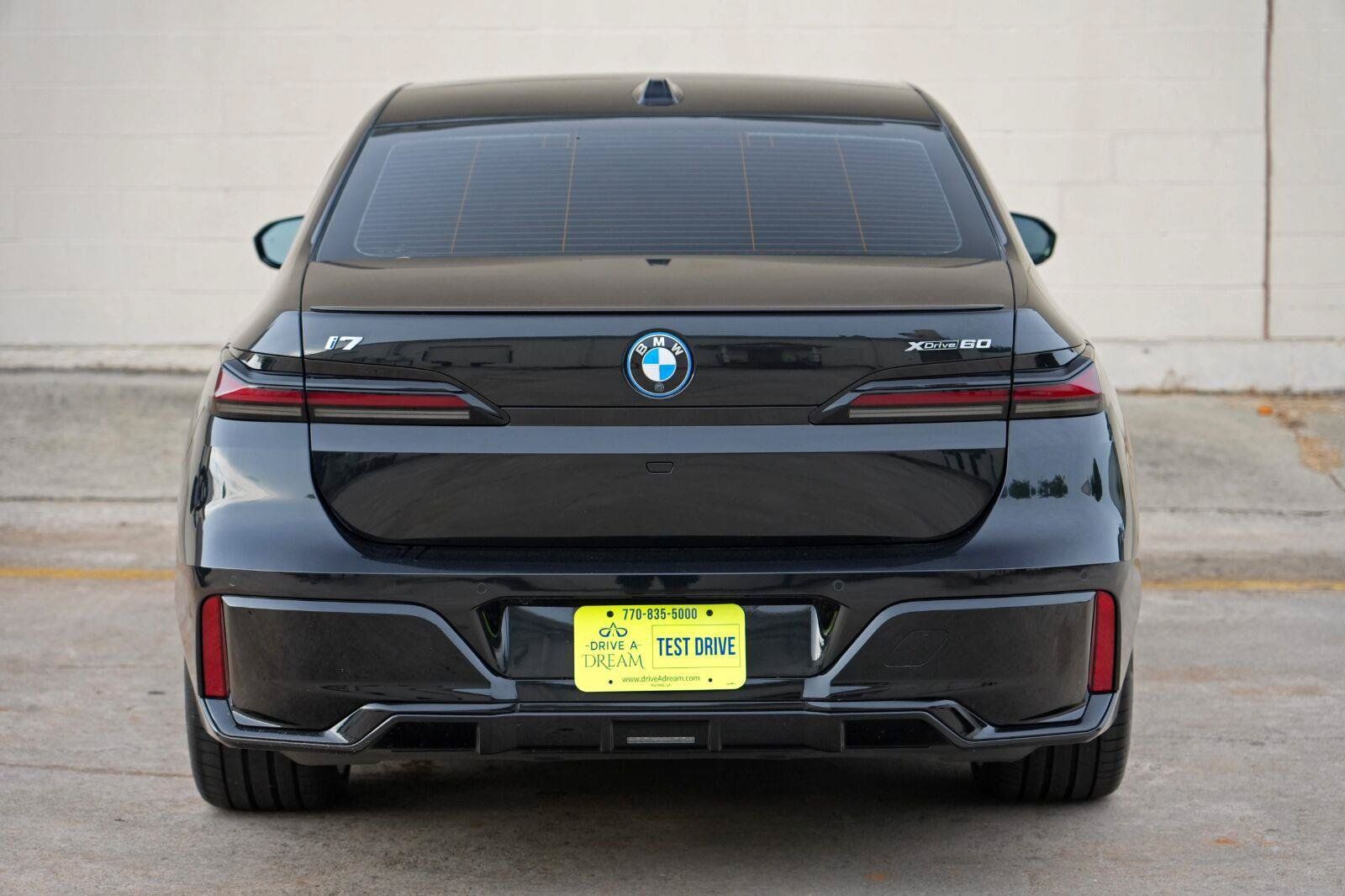 Used 2024 BMW i7 xDrive60 AWD/4WD image 61