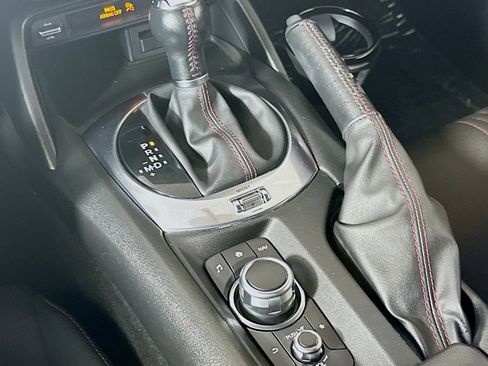 Used 2017 MAZDA MX-5 Miata RF Club image 7