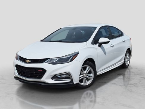 Used 2017 Chevrolet Cruze LT w/ Convenience Package FWD image 1