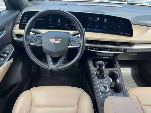 Used 2024 Cadillac XT4 Luxury w/ Cold Weather Package AWD/4WD image 14