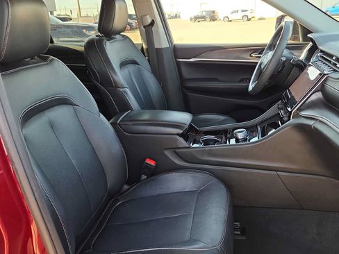 Used 2023 Jeep Grand Cherokee L Limited RWD image 18