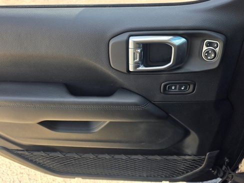 Used 2021 Jeep Wrangler Unlimited Sahara image 11