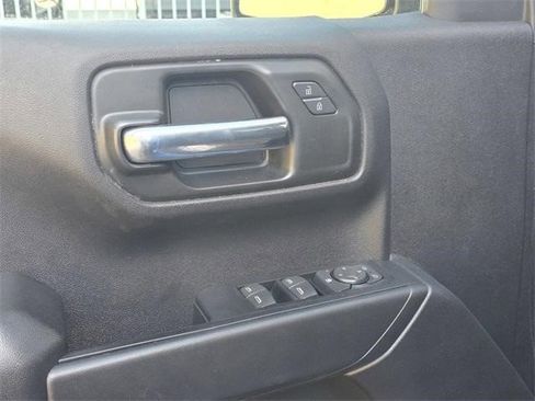 Certified 2022 Chevrolet Silverado 1500 Custom image 11