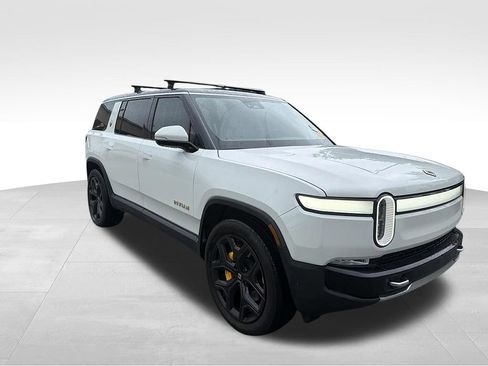 Used 2023 Rivian R1S Adventure AWD/4WD image 3