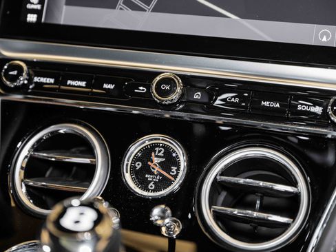 Used 2024 Bentley Continental GT V8 image 32