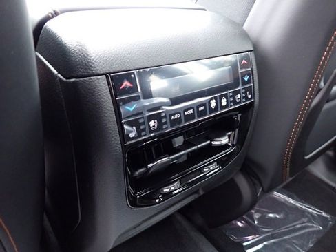 New 2025 Jeep Grand Cherokee Summit image 13