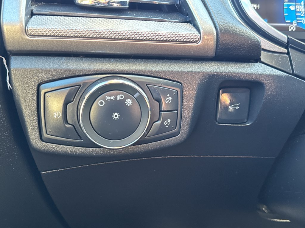 Used 2019 Ford Fusion SE w/ Equipment Group 151A FWD image 32