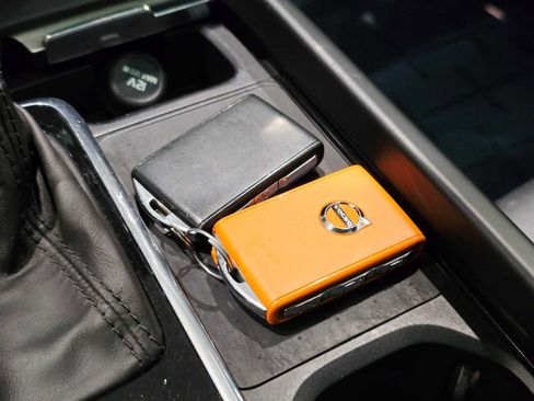 Used 2022 Volvo V60 T5 Cross Country image 29