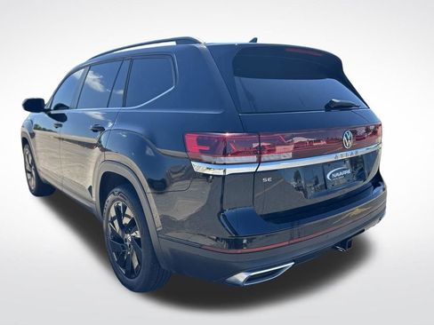 Used 2024 Volkswagen Atlas SE w/ Black Wheel Package image 5