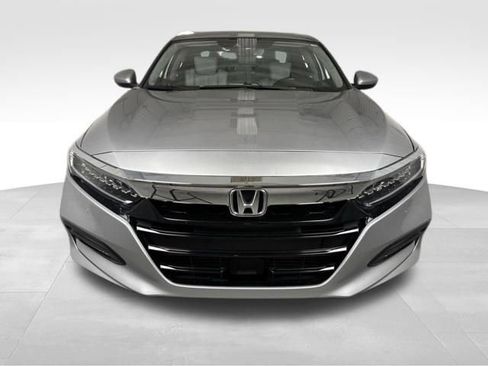 Used 2018 Honda Accord Touring image 3