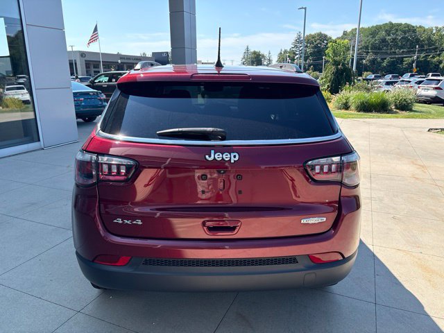 Used 2022 Jeep Compass Latitude AWD/4WD image 6