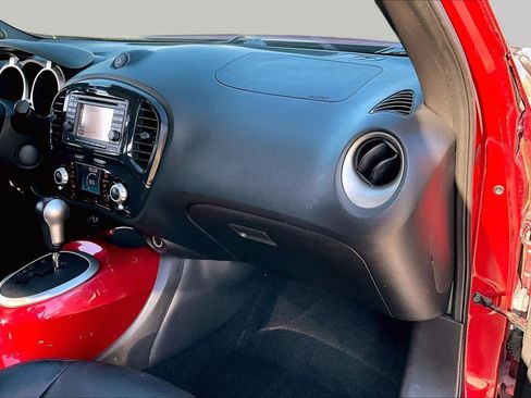 Used 2012 Nissan Juke SL FWD image 17