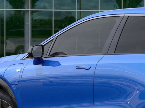 New 2025 Cadillac Optiq Luxury 2 image 26