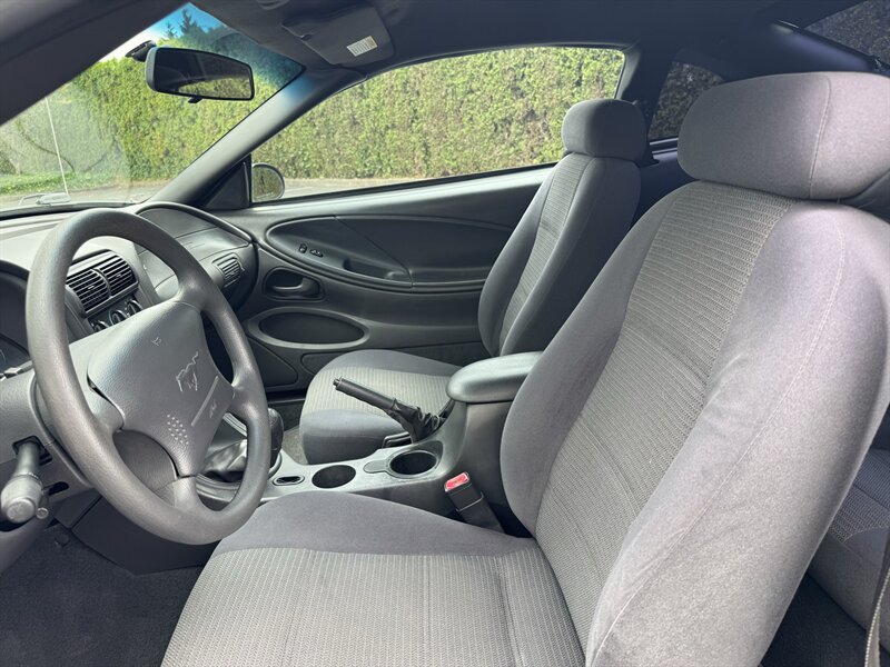 Used 2004 Ford Mustang Coupe RWD image 12