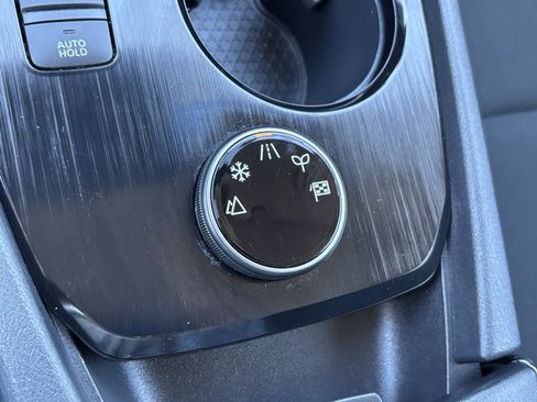 Used 2023 Nissan Rogue S image 18