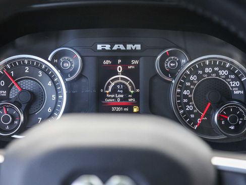 Used 2024 RAM 2500 Big Horn image 12