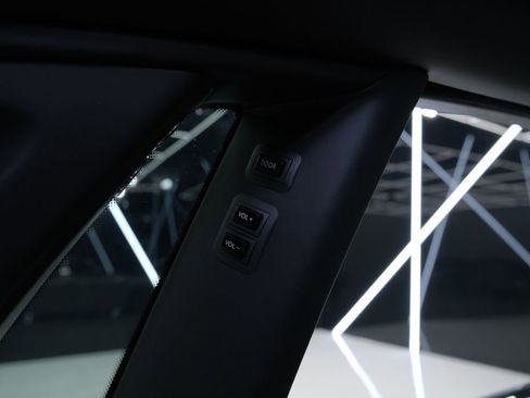 Used 2023 Rolls-Royce Phantom Base image 62