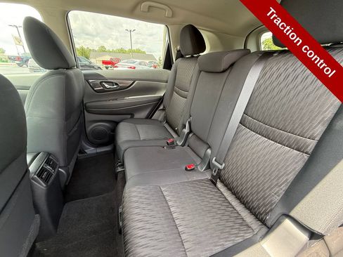 Used 2017 Nissan Rogue SV FWD image 31